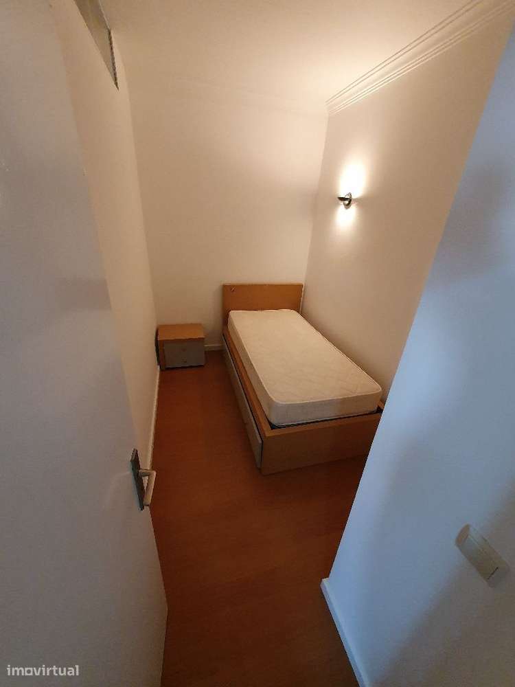 Apartamento T1+1 - renovado, c Garagem - Grande imagem: 5/8