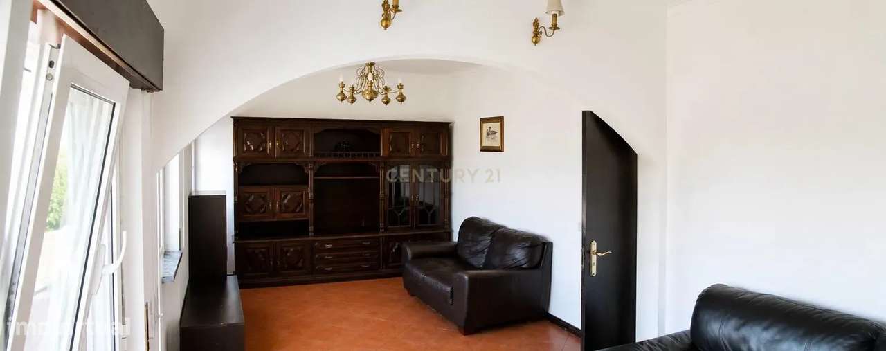 Apartamento T2 em Amora, Seixal - Oportunidade Única!-12