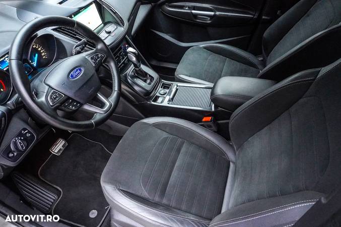 Ford Kuga 2.0 TDCi 4WD Powershift ST-Line - 12