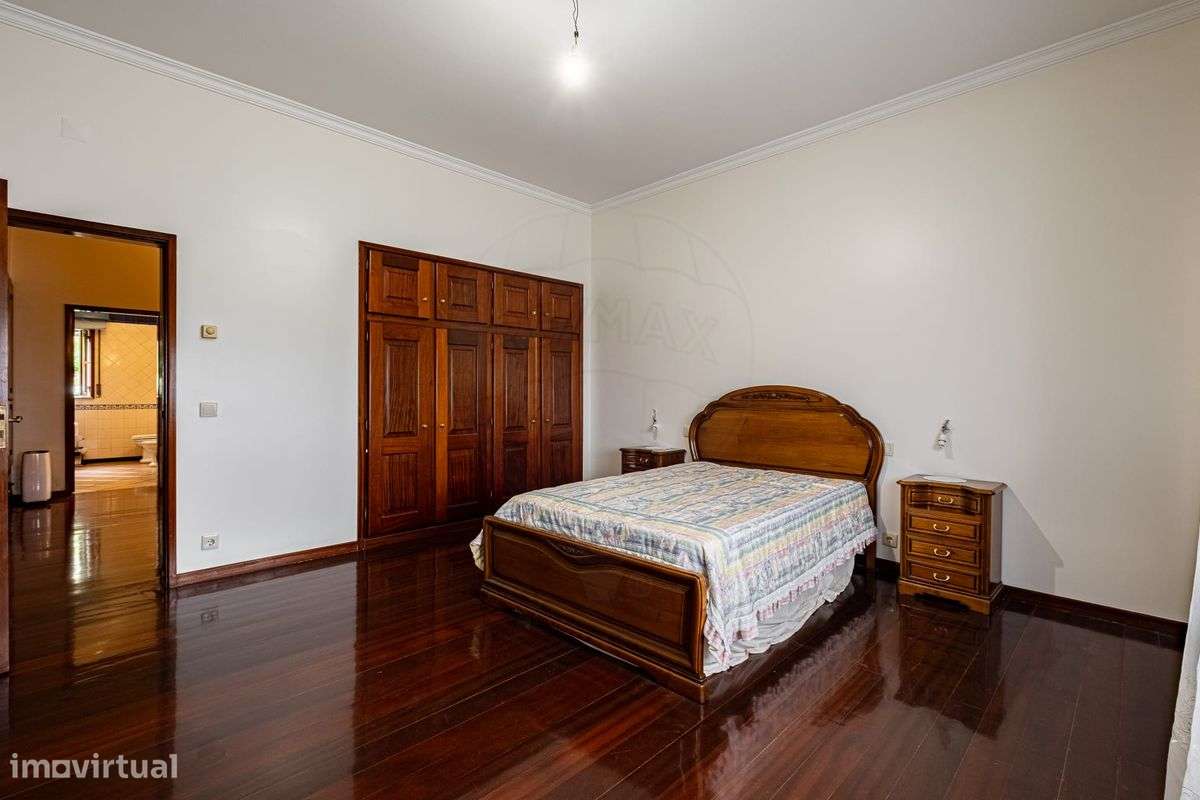 Moradia T4 para venda-26