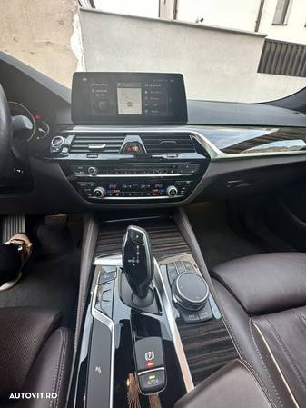 BMW Seria 5 530d xDrive Aut. Luxury Line - 15