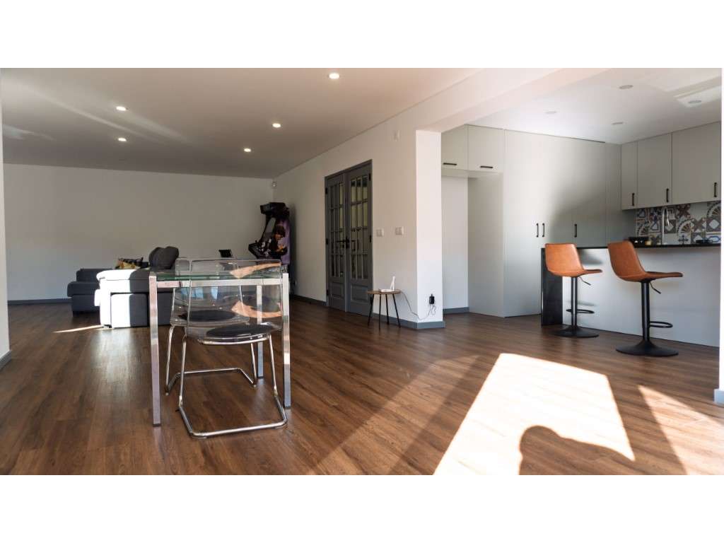 Moradia T3 com Piscina em Sesimbra-14