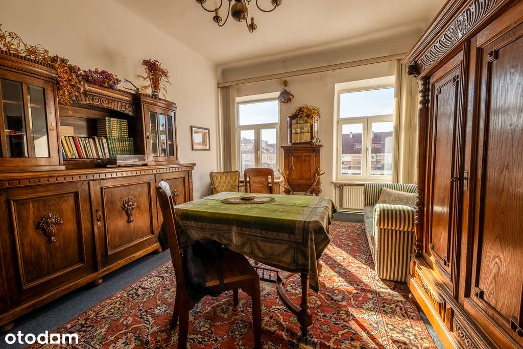 Kamienica 922 m2 pow. mieszkalnej i 340 m2 usł.-5