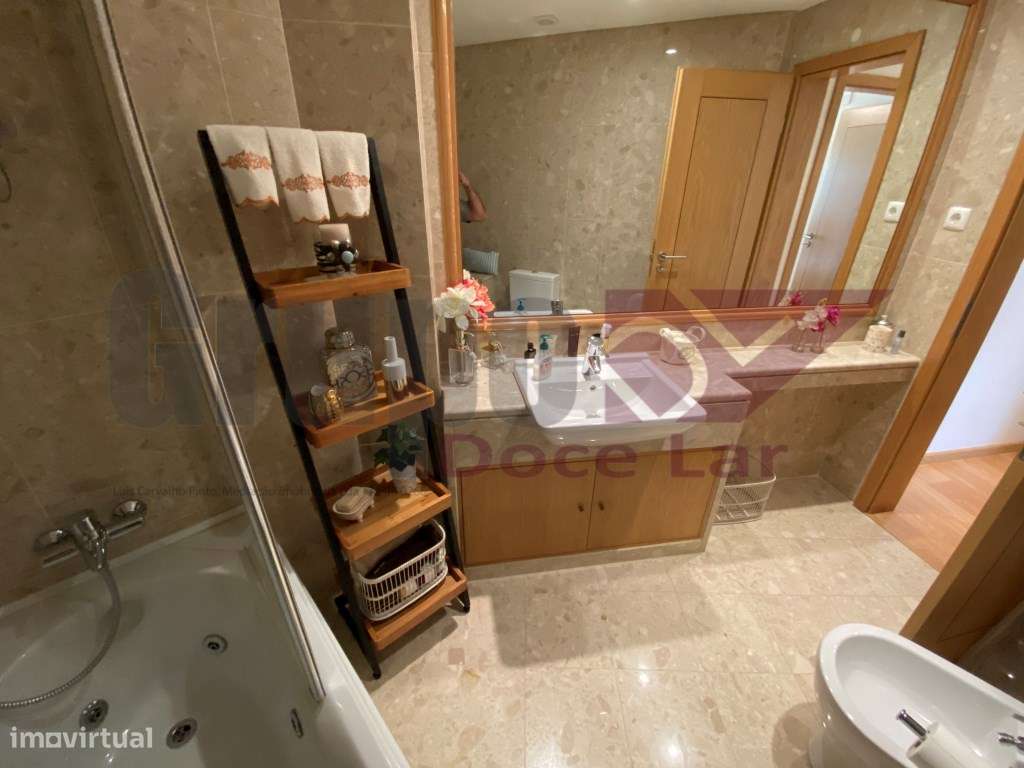 Apartamento T3 com Piscina e Jacuzzi em Sesimbra-25