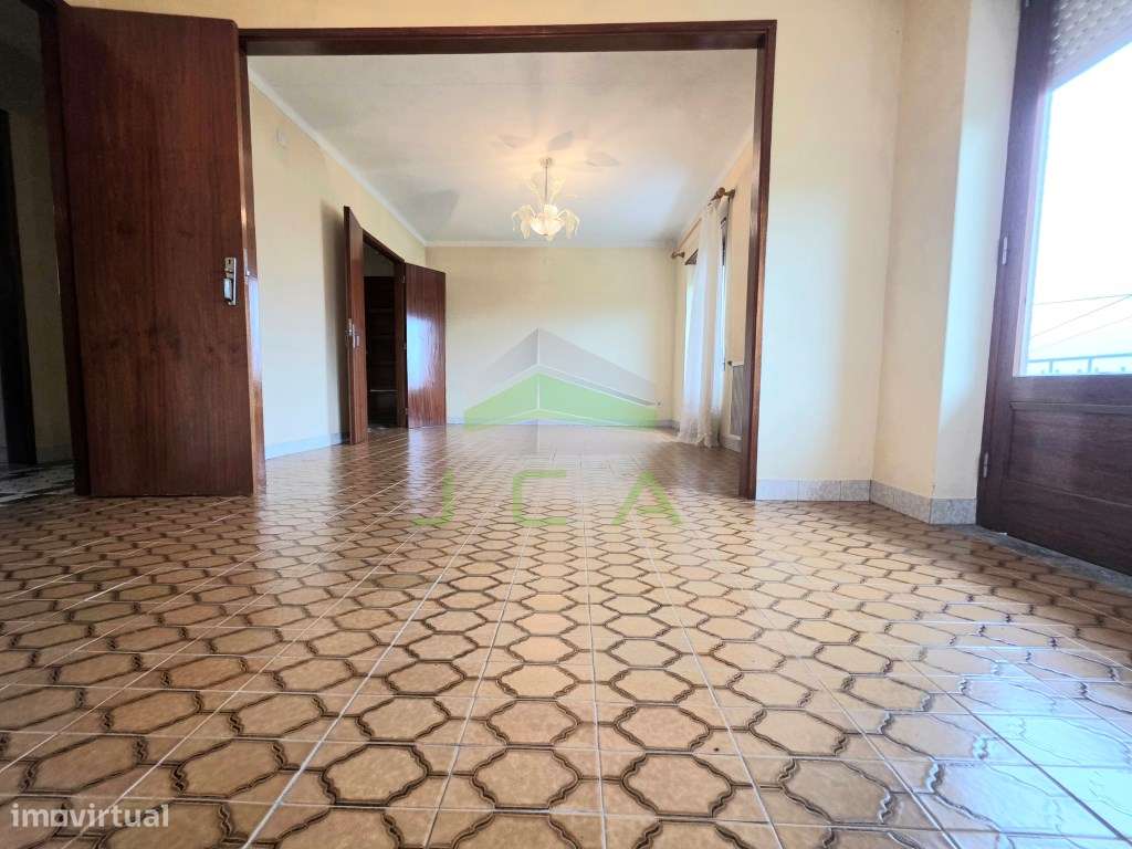 Moradia individual com terreno - Grande imagem: 2/18