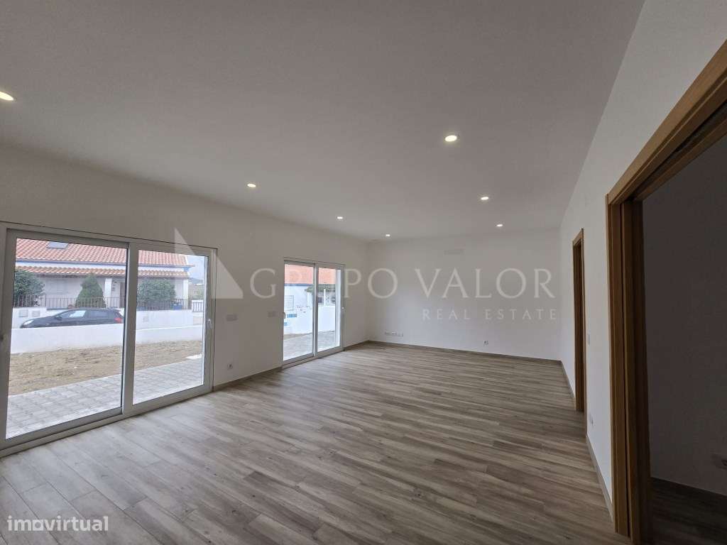 Moradia T3 nova em Alvarinhos- São João das Lampas-11