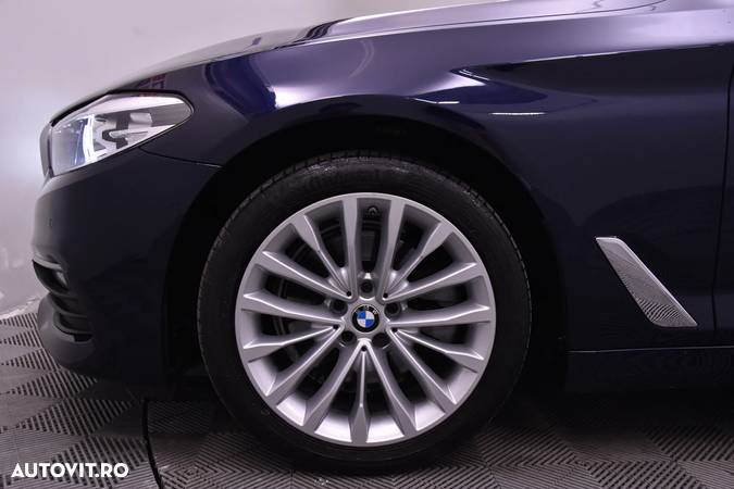 BMW Seria 5 520i Aut. Luxury Line - 13