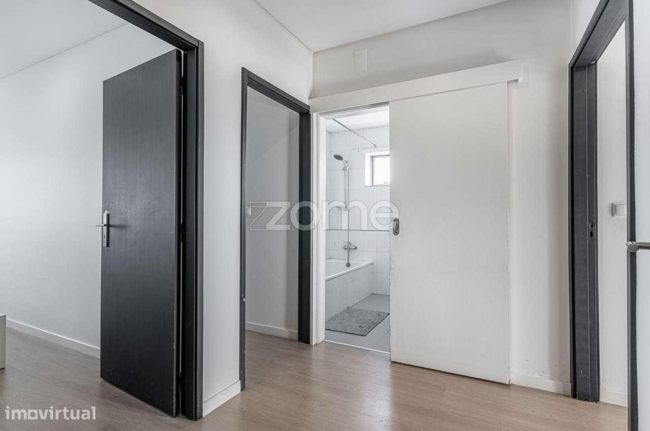 Apartamento T3 Remodelado Centro de Vila Verde-17