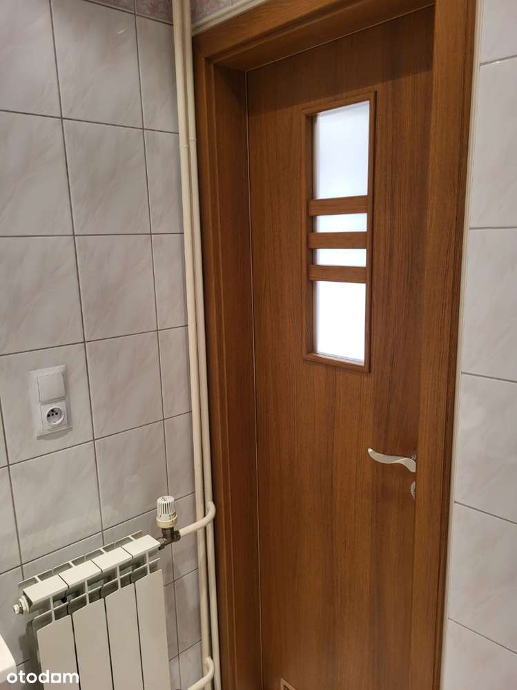 2 pokoje , kuchnia z jadalnią . Odświeżyć i zamieszkać  !  OKAZJA .-6