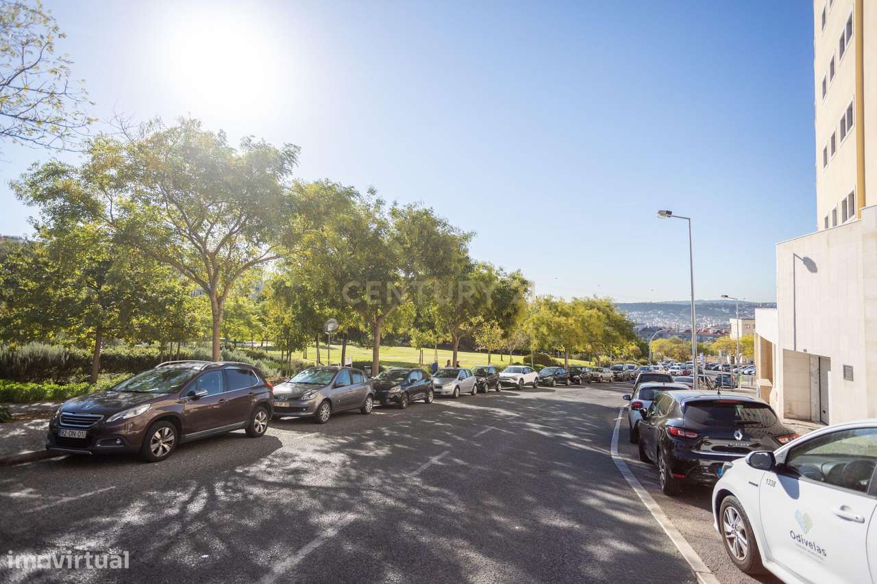 Apartamento T2 na Ribeirada com Garagem e Arrecadação-44