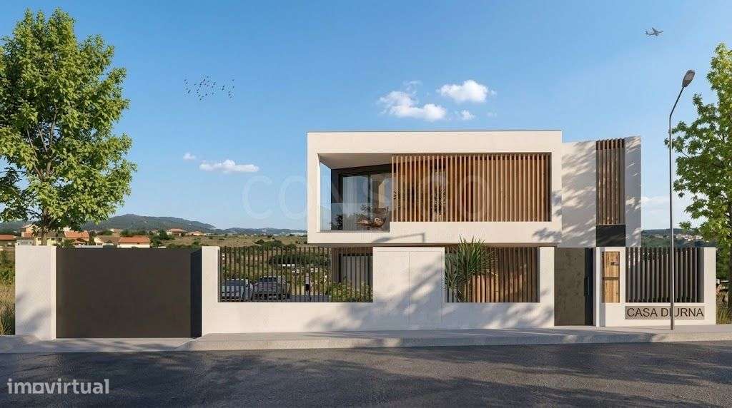 Moradia T4 isolada com piscina em Cascais, São Domingos de Rana.-1