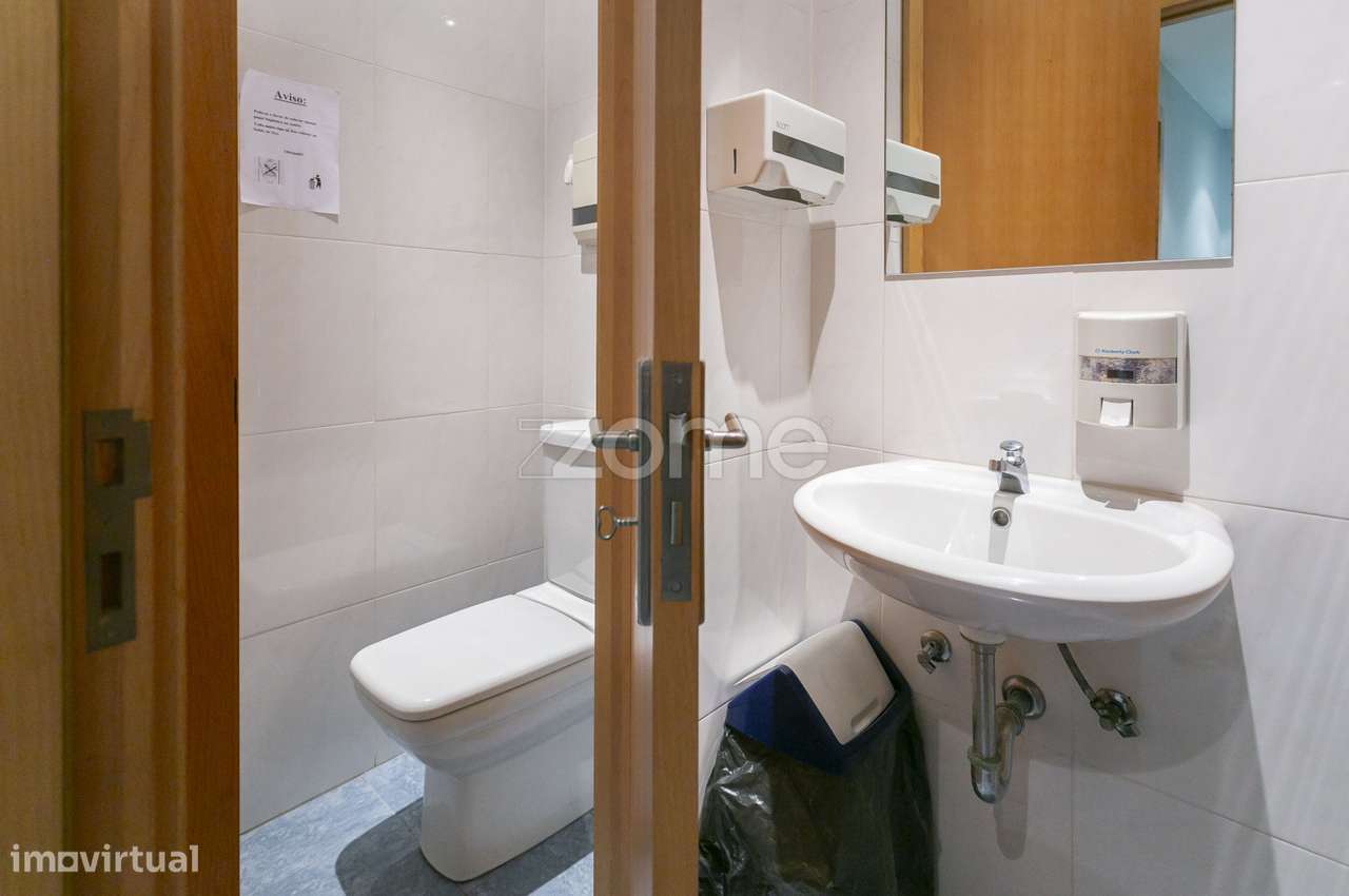 Loja em Oliveira do Douro, Vila Nova de Gaia - Grande imagem: 3/26