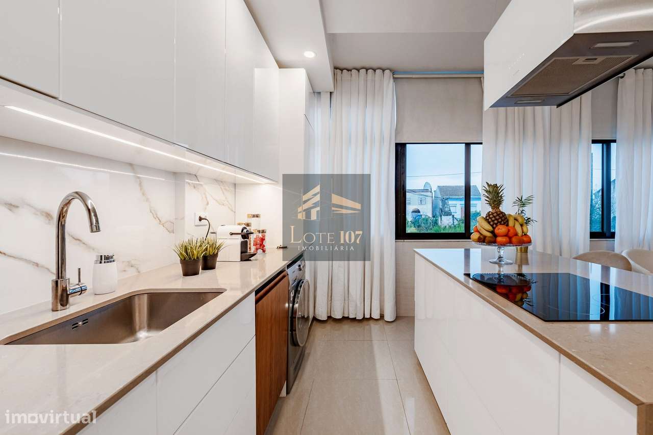 Apartamento T2 Remodelado em Pinhal Novo-11