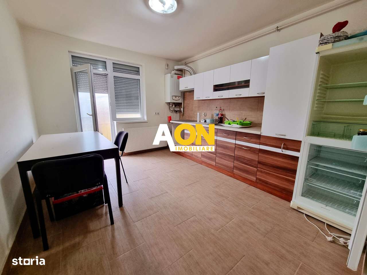 Apartament 2 camere, decomandat, cartier rezidential, Cetate - Imagine principală: 1/9