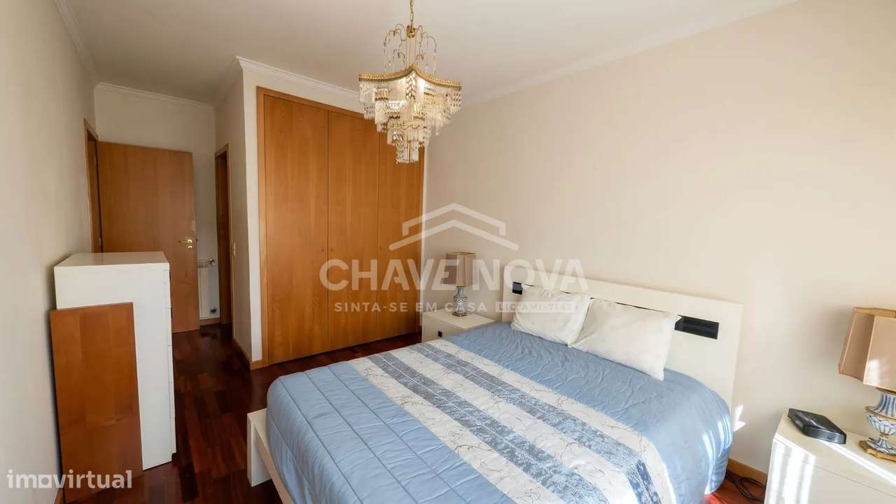 Apartamento T2 c/ Lugar de Garagem em Mafamude-12