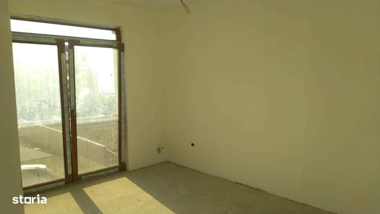 Apartament 5 camere in Vila cu gradina si loc de parcare - Imagine principală: 4/15