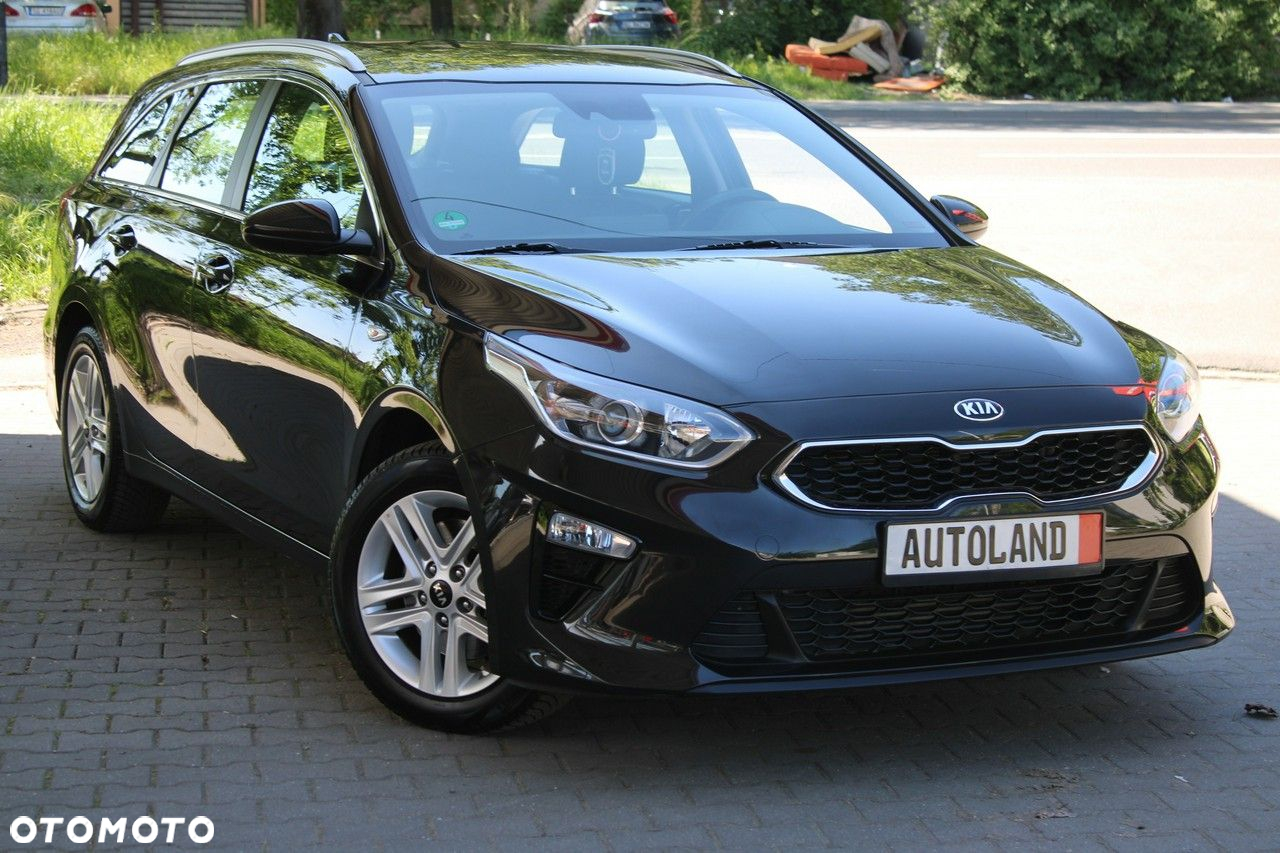 Kia Ceed - 36