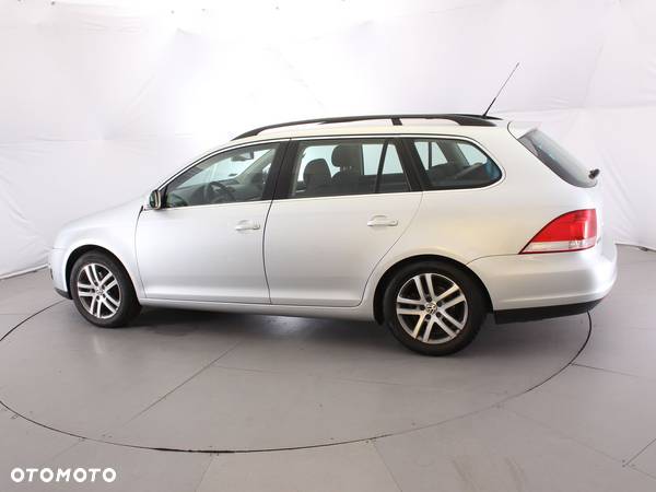 Volkswagen Golf - 6