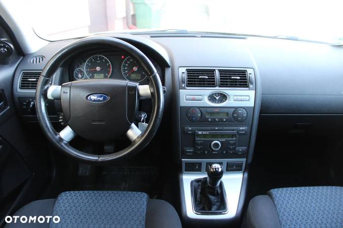 Ford Mondeo 1.8 Ambiente - 6
