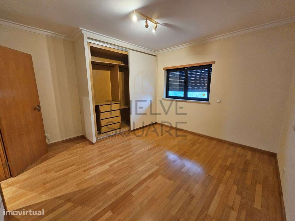 Moradia T5 independente a 5km de Leiria-15