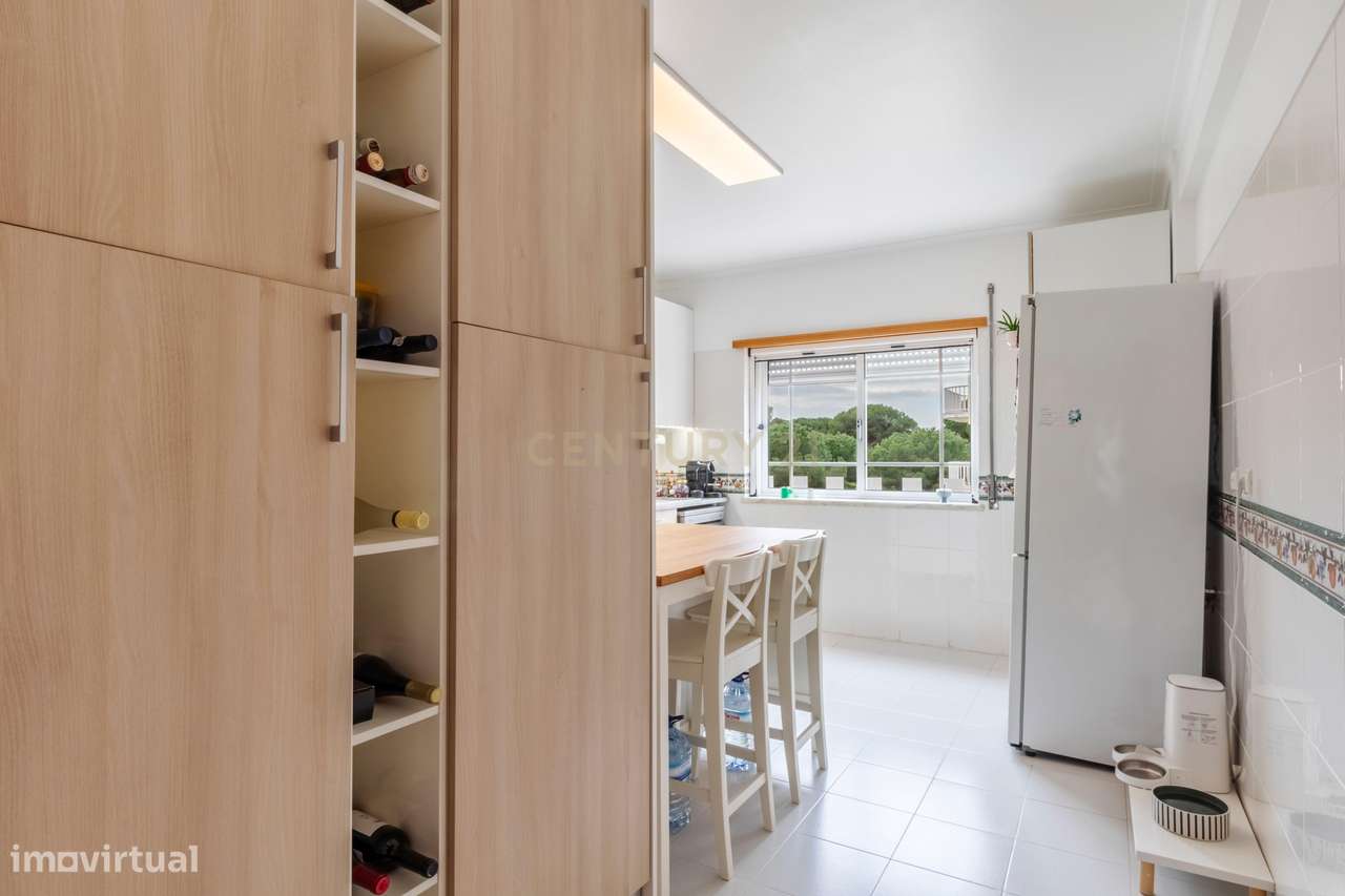 T2 Renovado | 2 WC Novas | 106 m² | Parqueamento + Arrecadação | Eleva-7