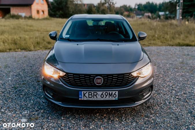 Fiat Tipo - 12