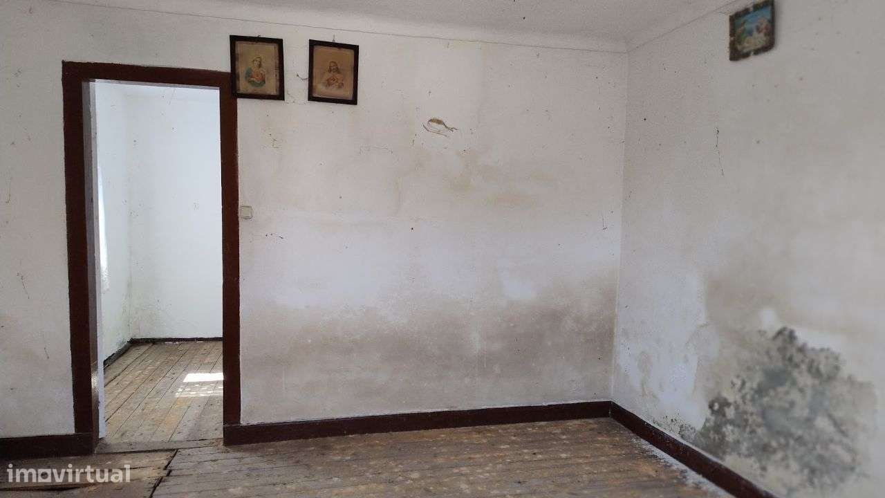 Moradia para restauro - Grande imagem: 5/10