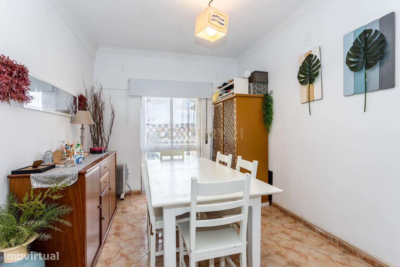 T3 transformado em T2 com 2 varandas e um pequeno terraço com churrasq - Grande imagem: 5/25