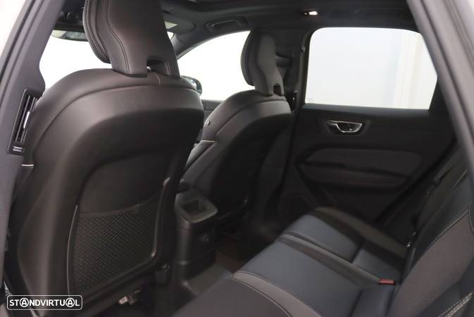 Volvo XC 60 2.0 T6 PHEV R-Design AWD - 9