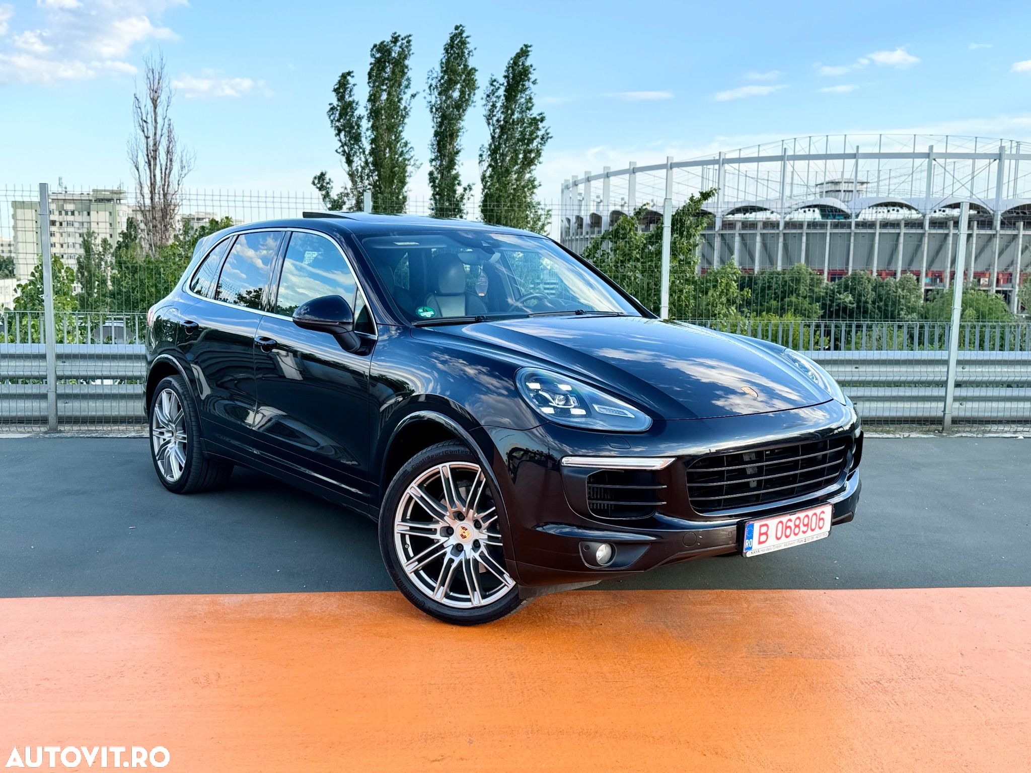 Porsche Cayenne 3.0 L - 1