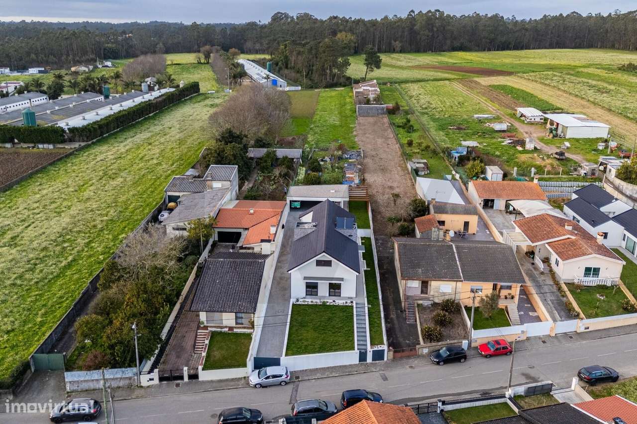 Moradia T3 Isolada em Ovar (S. João) - Grande imagem: 4/43