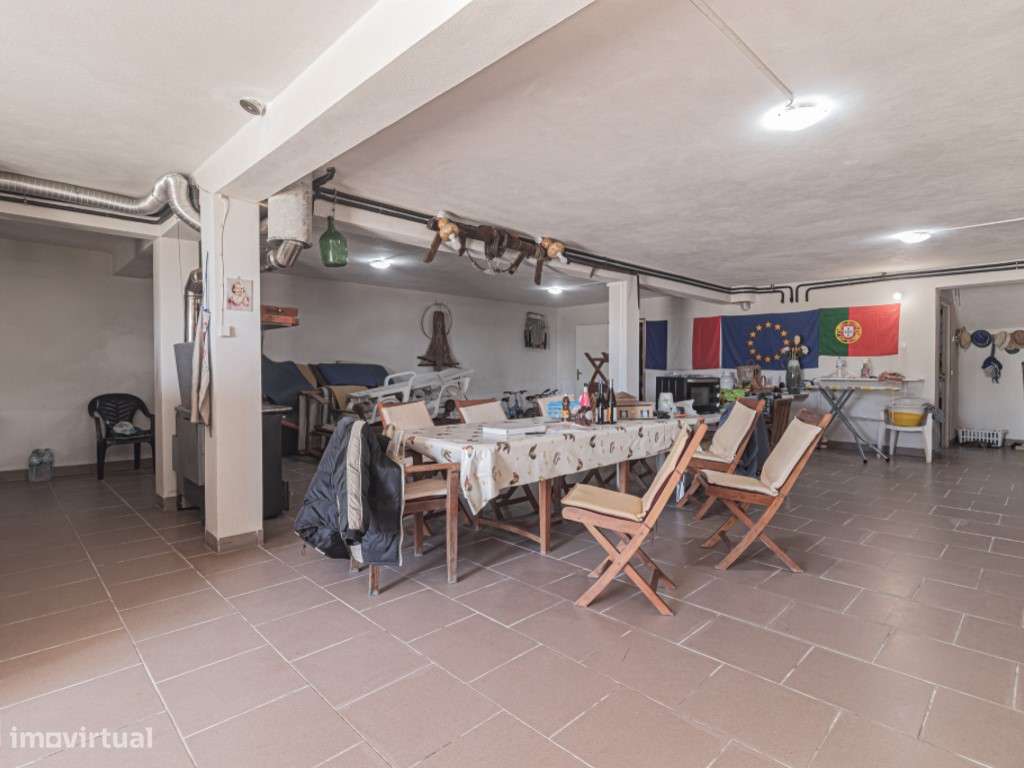 Moradia T5 Isolada com Piscina e Vista Mar-32