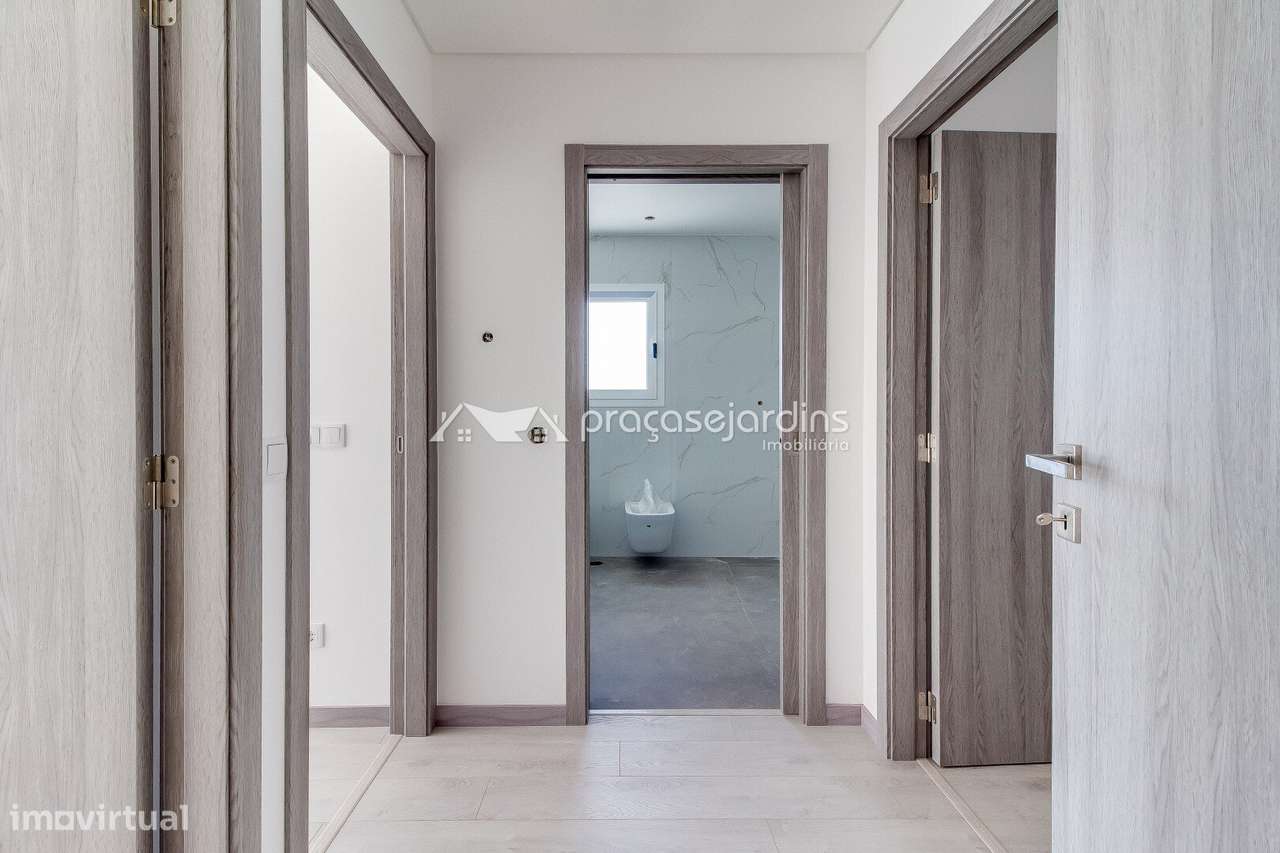 Moradia T3 com jardim, varanda e garagem-7