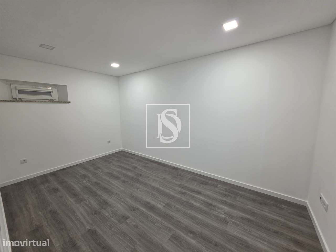 Apartamento T2 Renovado, no Botulho-5