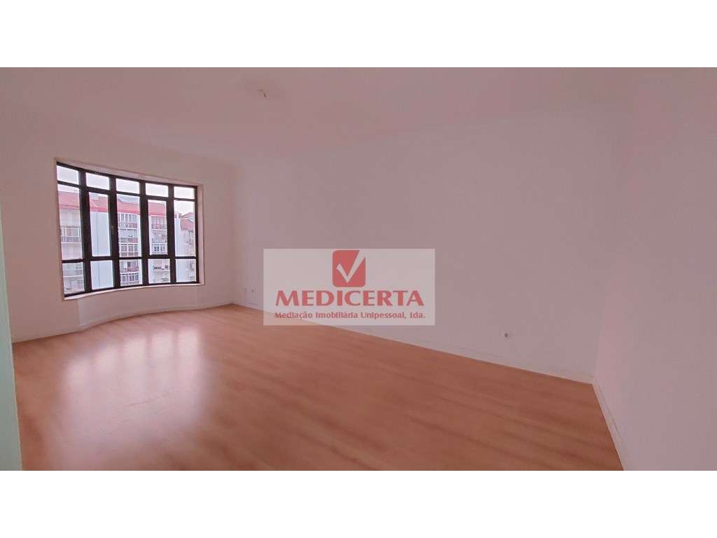 T2 Tapada das Merces - Grande imagem: 2/13