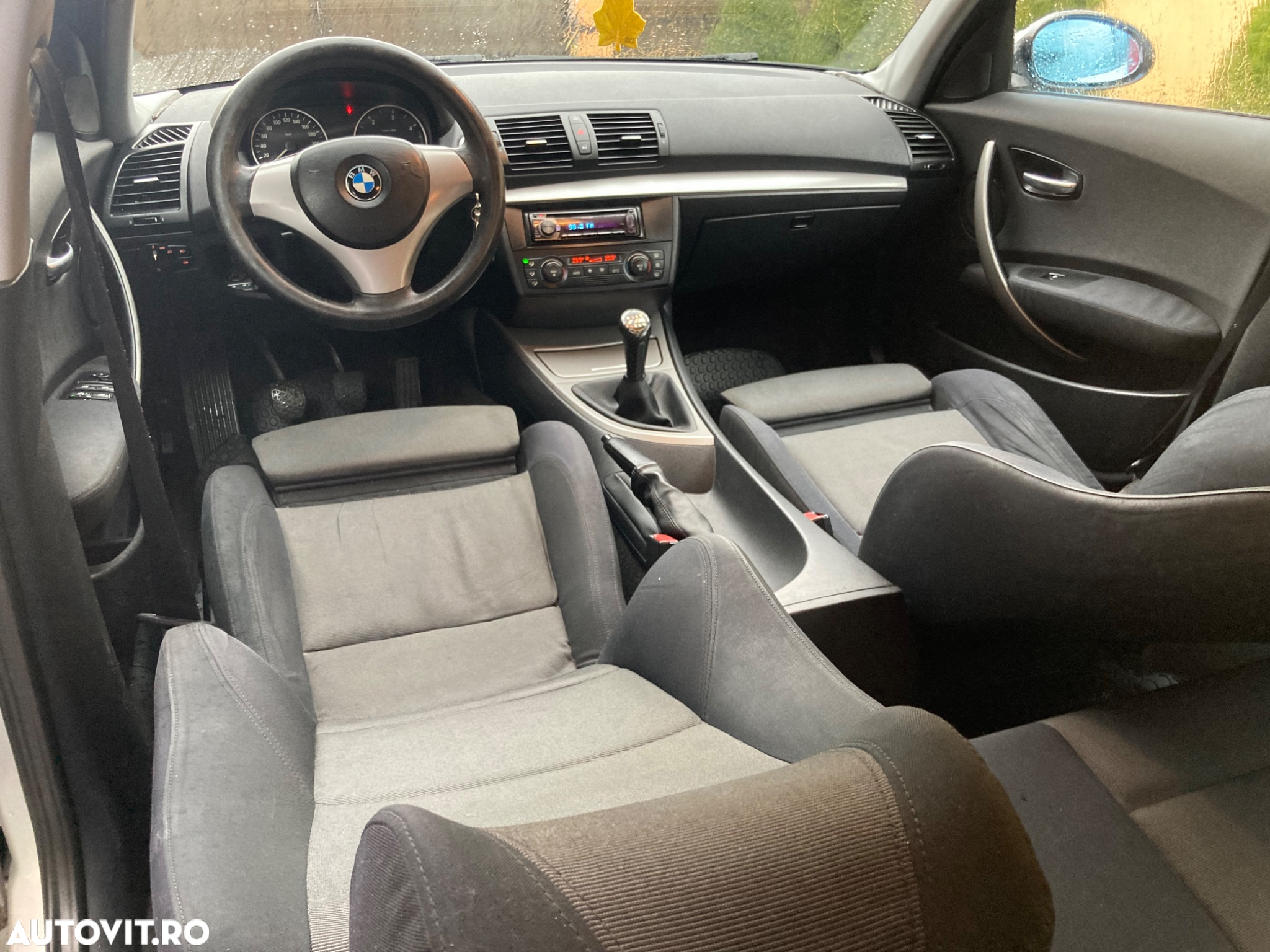 BMW Seria 1 120d - 24