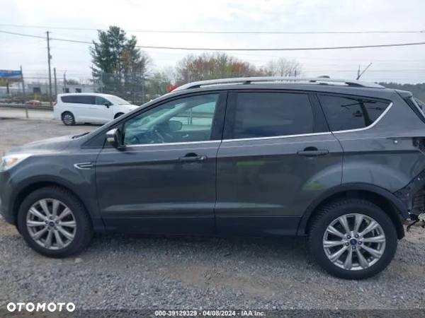 Ford Escape 2.0 EcoBoost AWD Titanium - 10