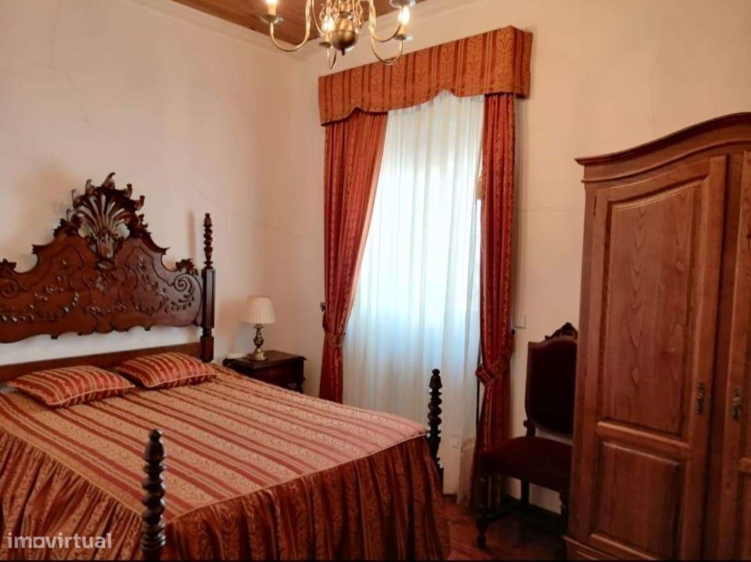 Moradia de Grande Dimensão com Potencial Habitacional, Turístico e de-40