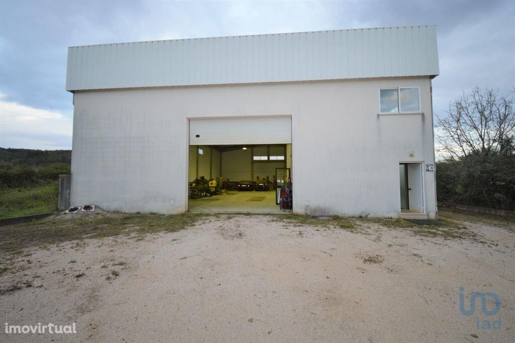 Hangar em Coimbra de 459,00 m2