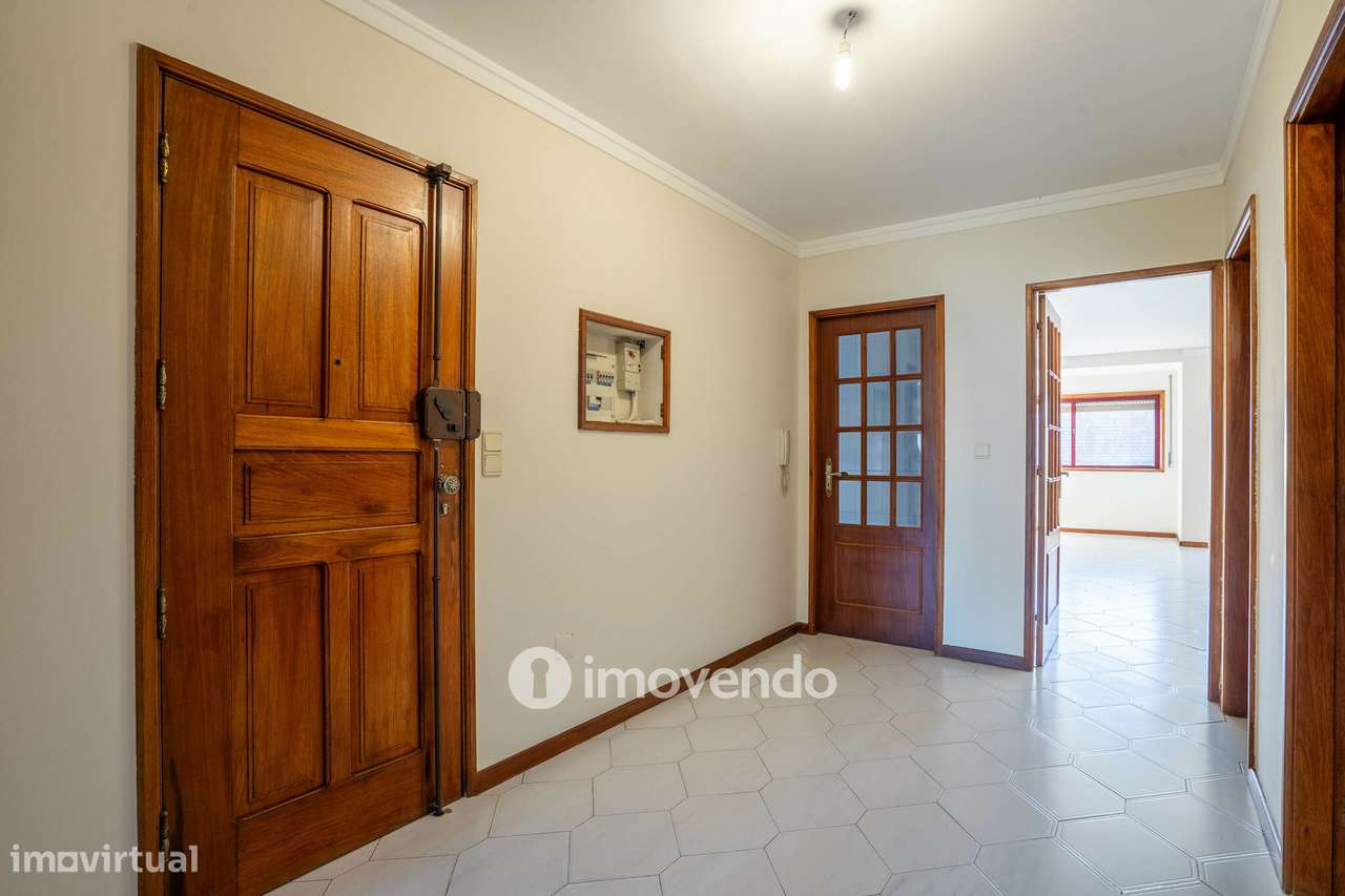 Apartamento T2, com estacionamento e arrecadação, no Porto-26