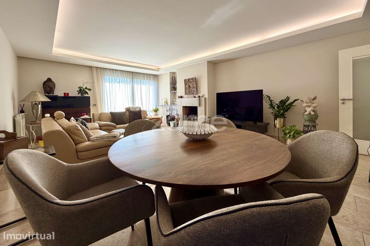 Luxuoso T4 | Prémio de Arquitectura | Centro de Alcobaça - Grande imagem: 3/37