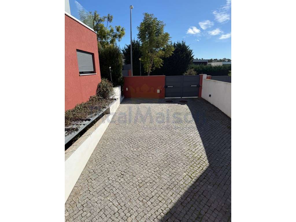 Excelente Moradia de Luxo c/ 7 quartos, Piscina e Jardim-4