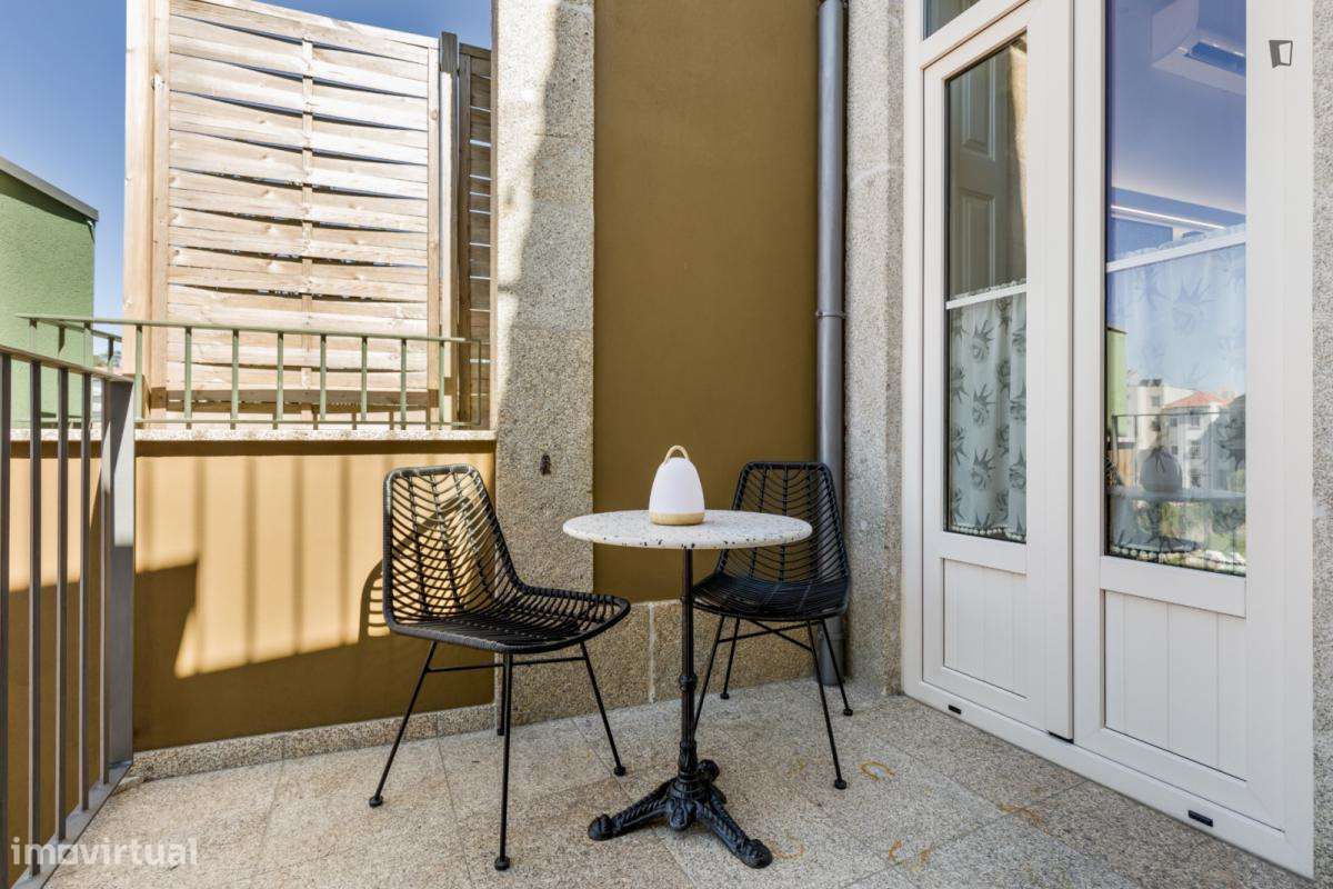 Apartamento com 1 quartos - localizado em Miragaia Porto - Grande imagem: 2/10