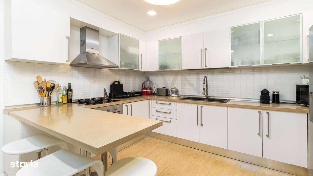 Vila cu piscina 2000 mp teren in Corbeanca - Imagine principală: 4/15