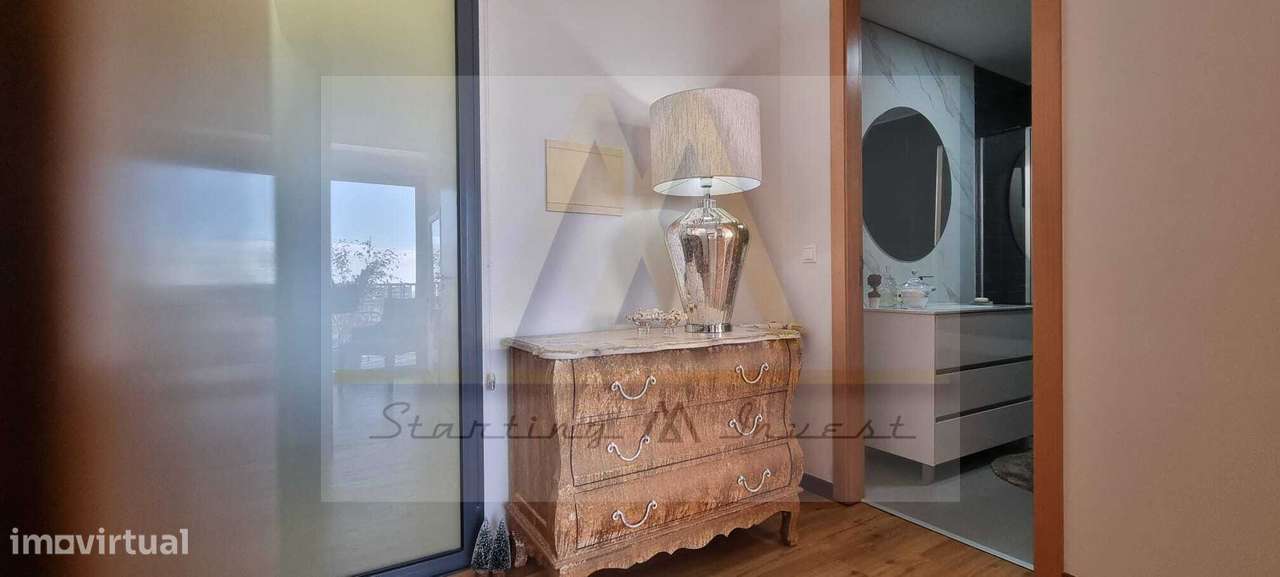 Apartamento T2 Triplex com 2 lugares garagem-16