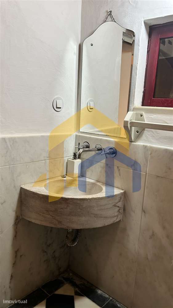 🏡 Moradia Térrea em Banda T2 no Centro de Estremoz-17