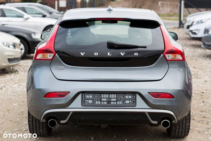 Volvo V40 D2 Drive-E SCR R-Design Momentum - 3