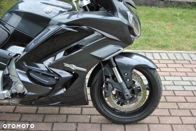 Yamaha FJR - 27