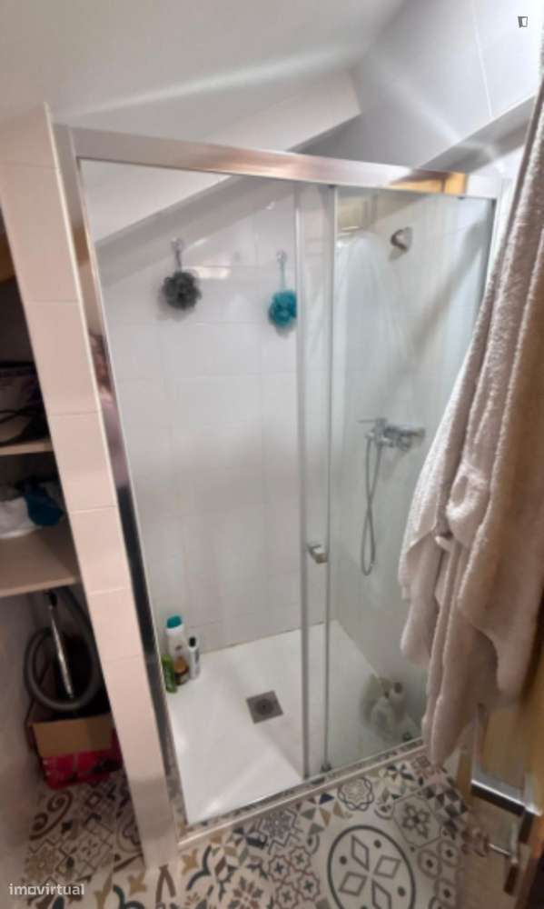 Quarto - localizado em Viana do castelo - Grande imagem: 4/6