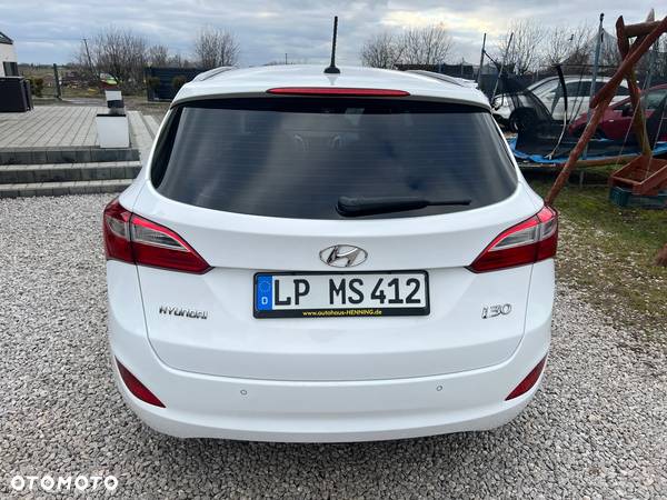 Hyundai I30 blue Kombi 1.6 CRDi Classic Navigation - 16